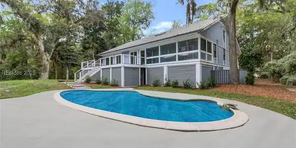 10 Hunt Club Court