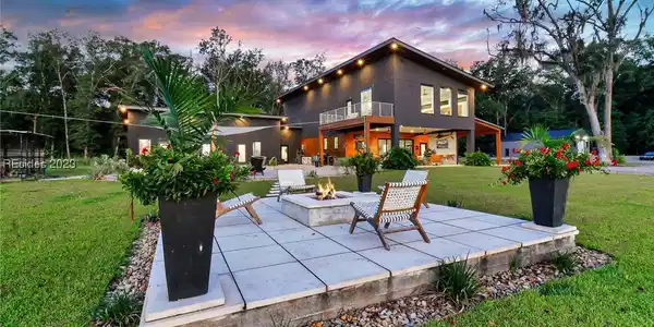 2025 Knowles Island Road