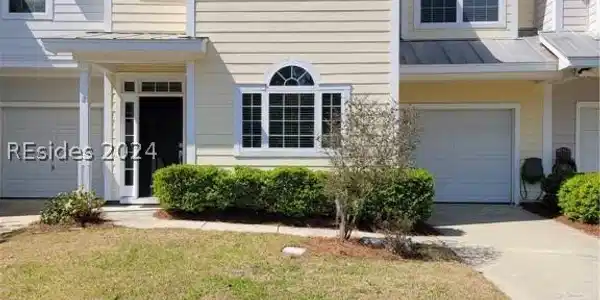 11 Bluehaw Court