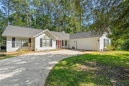 4 Moultrie Court