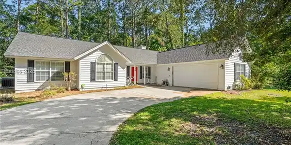 4 Moultrie Court