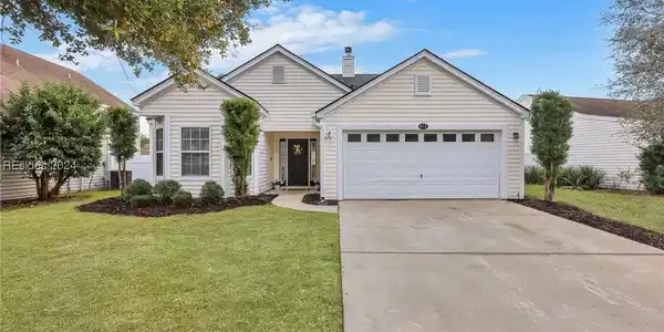 453 Live Oak Walk