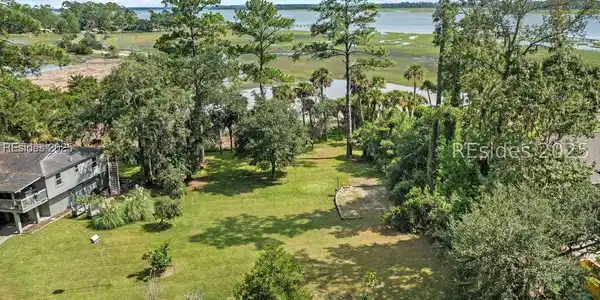 10 Pine Island Road