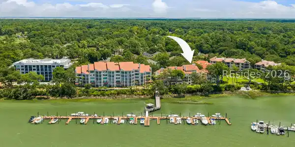 Image 2: Ultra Private Top Floor-End Villa Penthouse