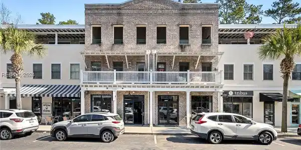 6 Promenade Street