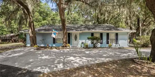 7 Ashley Drive