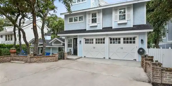62 Dune Lane