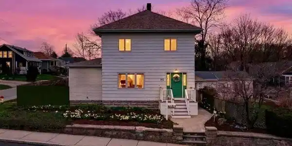 102 Willett Avenue