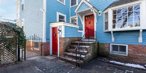 7 Cozzens Court