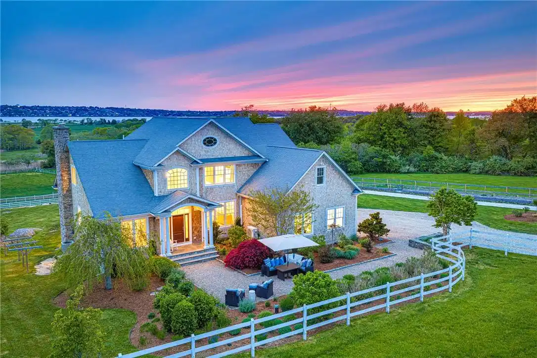 Image 1: Farmcoast Living at it's best!