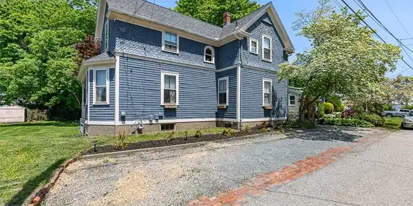 10 Burton Avenue