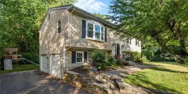 22 Kinnicutt Avenue