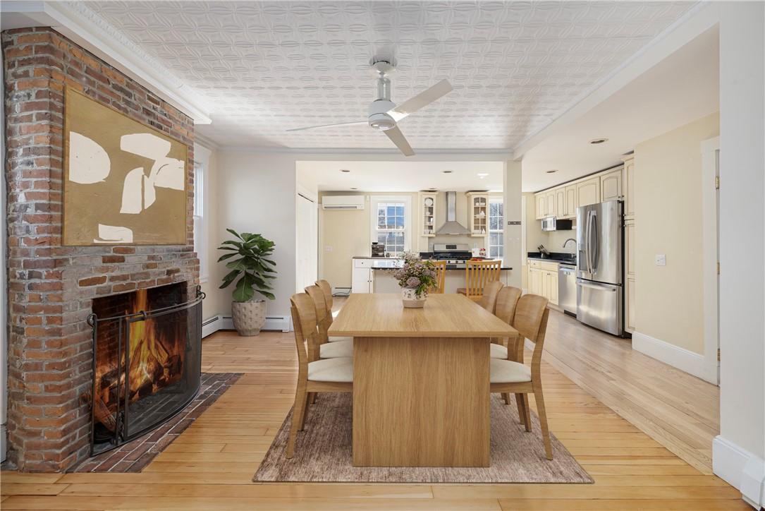 Image 4: Virtually staged