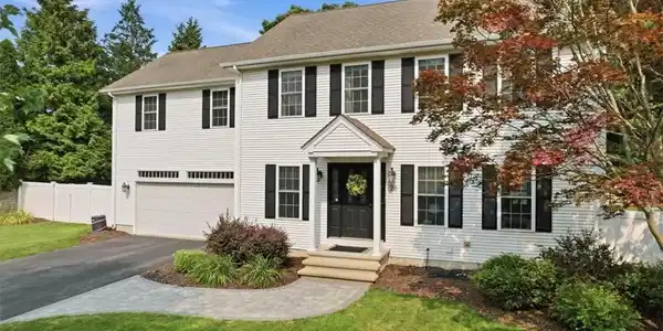 Image 2: This home offers the lifestyle today's buyers are