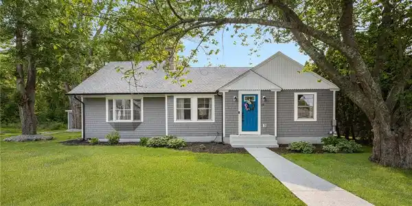 89 Baycliff Drive