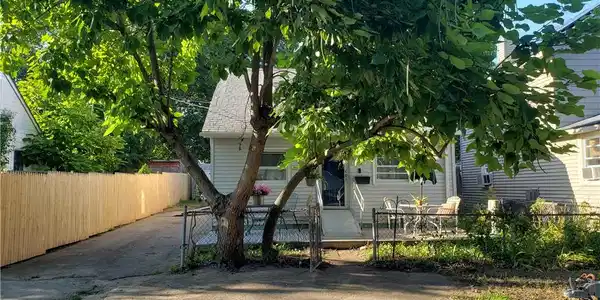 39 Ottawa Avenue