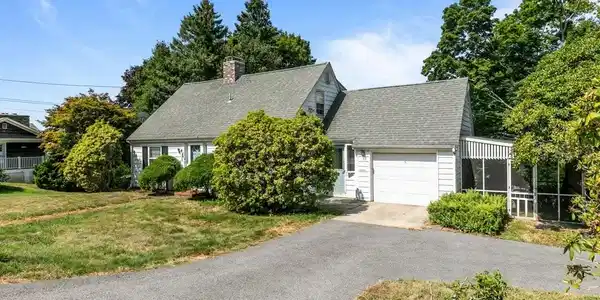 11 West Avenue