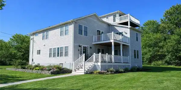 14 Hulls Court