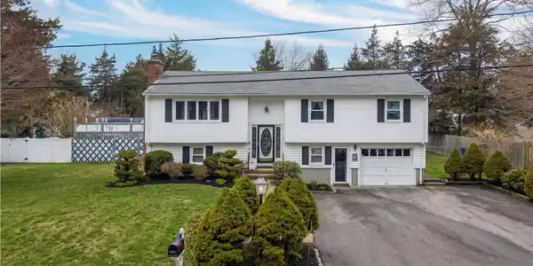 21 Hampton Avenue