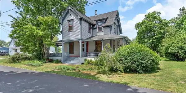 41 Lippitt Avenue