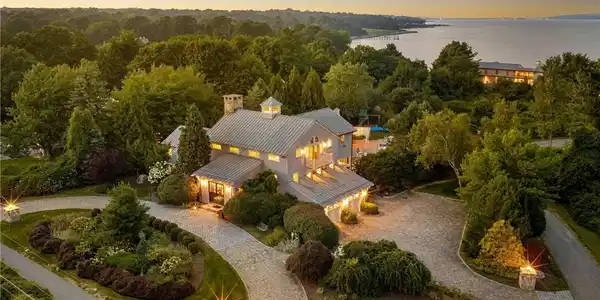 464 Black Point Lane