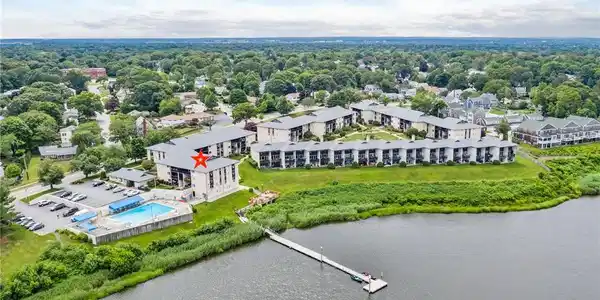400 Narragansett Parkway