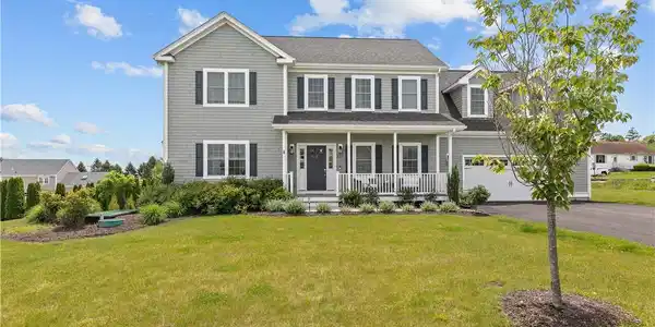 142 Ferreira Avenue