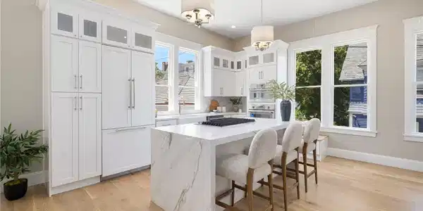 Image 2: Kitchen