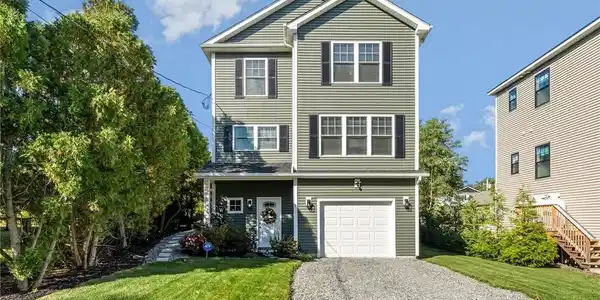 21 Wuddall Avenue