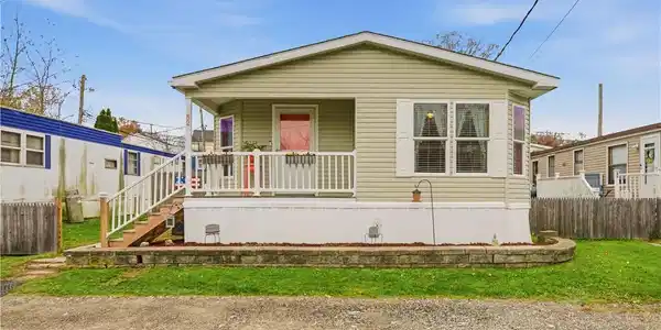 52 Bradley Terrace