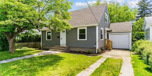 28 Ferrier Drive