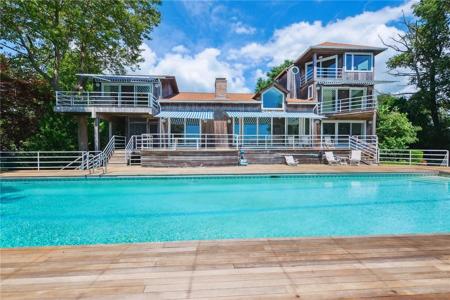 275 Boston Neck Road