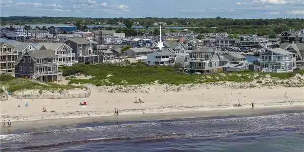 18 Beach Row