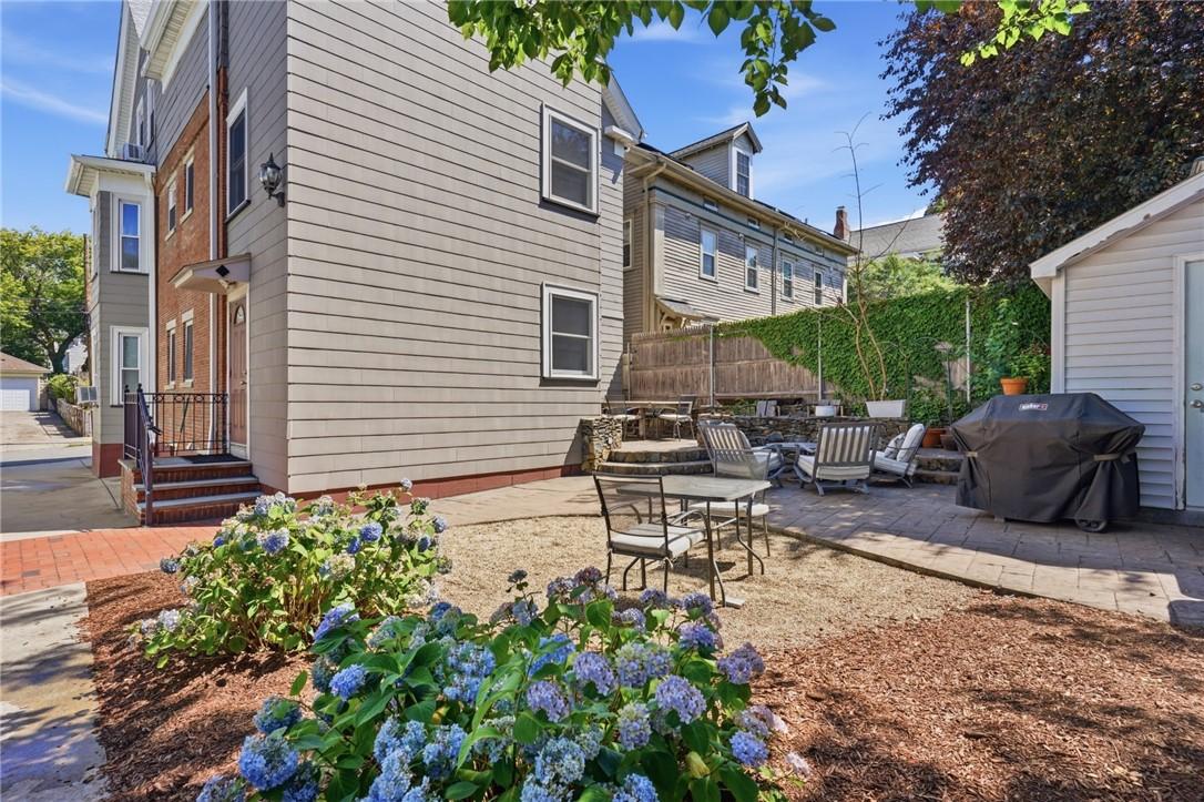 Image 3: Common garden and patio area.