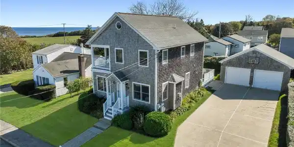 8 Knowles Way