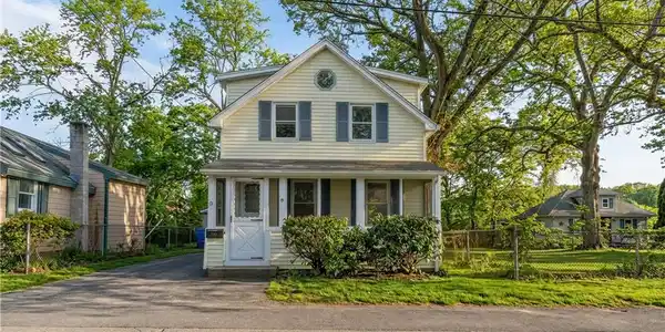 10 Booth Avenue