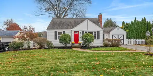 922 Narragansett Parkway