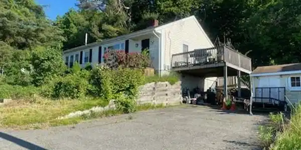 25 Pocasset Avenue