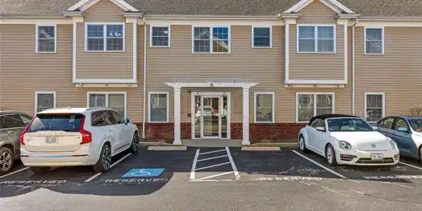 60 Bay Spring Avenue