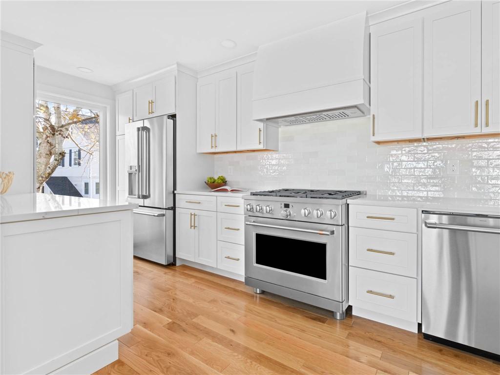 Image 3: Kitchen - Main Level