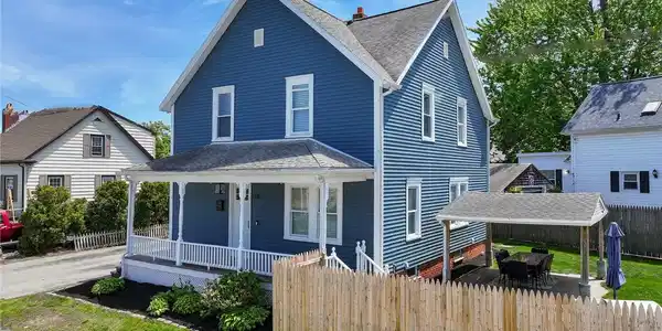 34 Shore Road