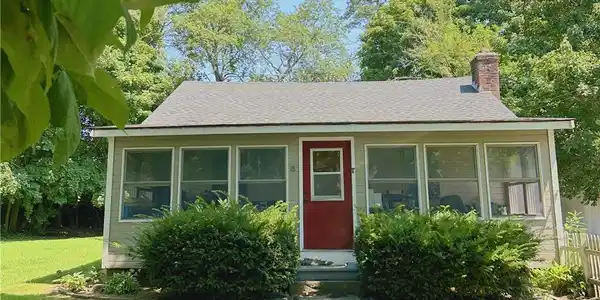 18 Lawndale Drive