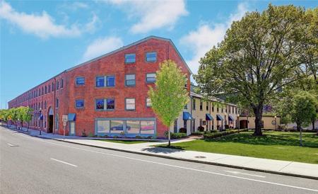 555 South Water Street