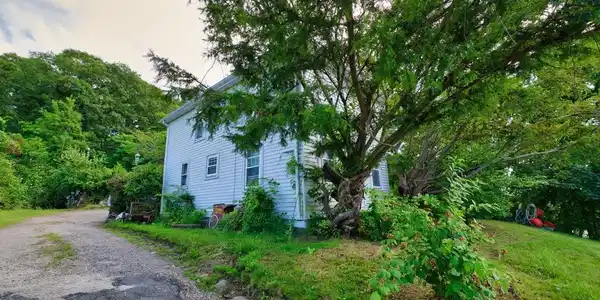 898 Main Road