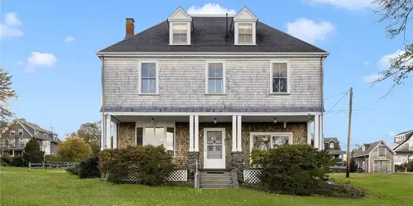 39 Walcott Avenue