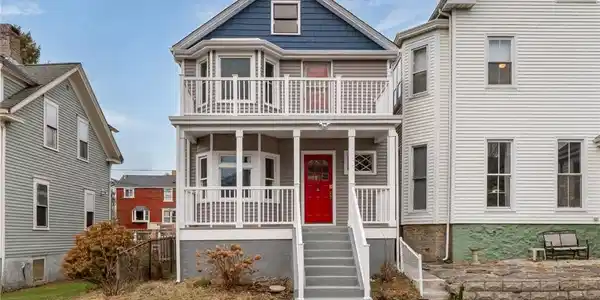 11 Bayview Avenue