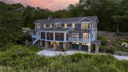 137 Cove Point East