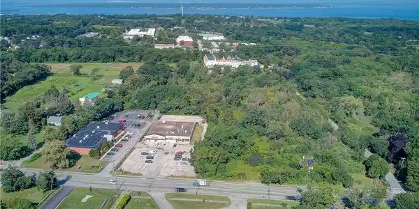 2500 East Main Road