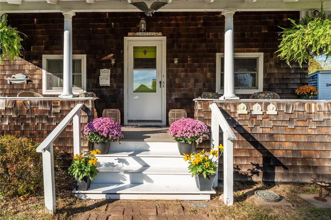 Image 3: Think of the history on this front porch!