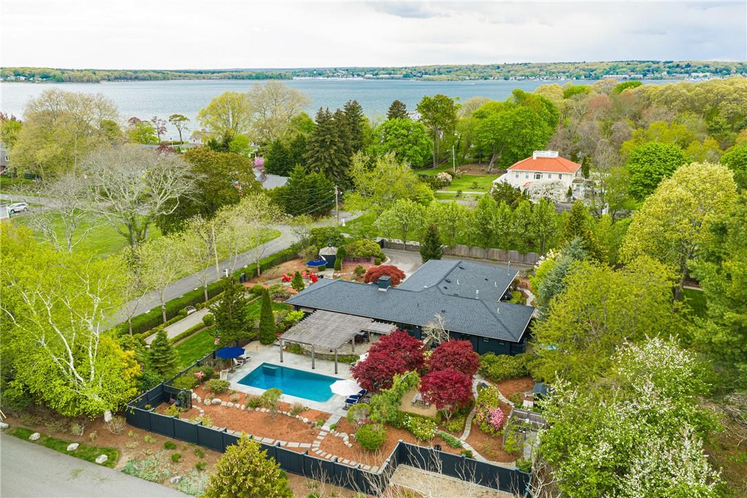 Image 3: Entire yard is fenced and gated.